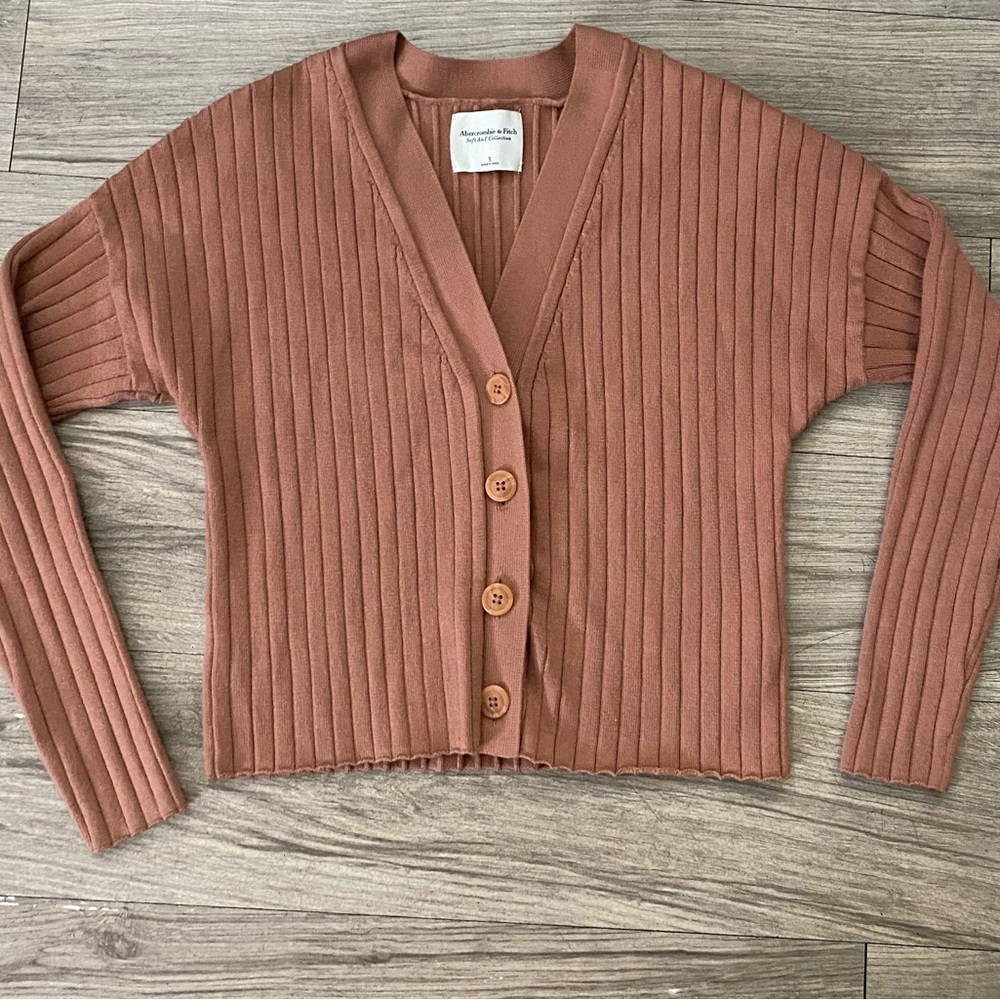 Abercrombie & Fitch Ribbed Button-Front Cardigan in Dusty Rose